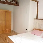 Apartament 10 +