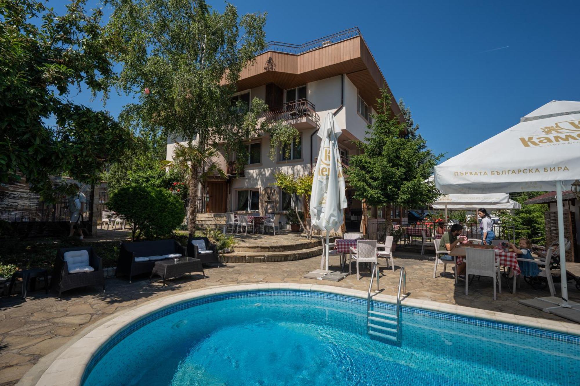 Guest house La Casa 3*