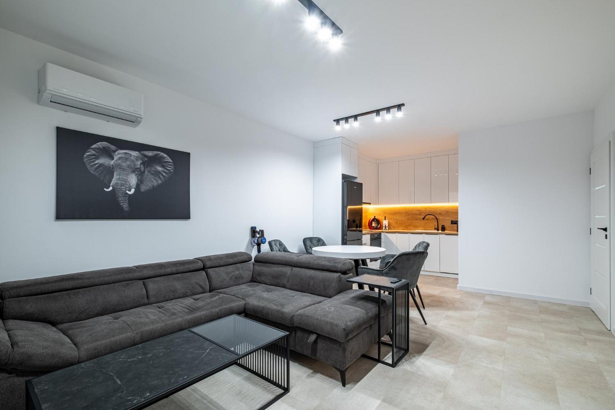 דירה Briz Sea View With Free Parking וארנה