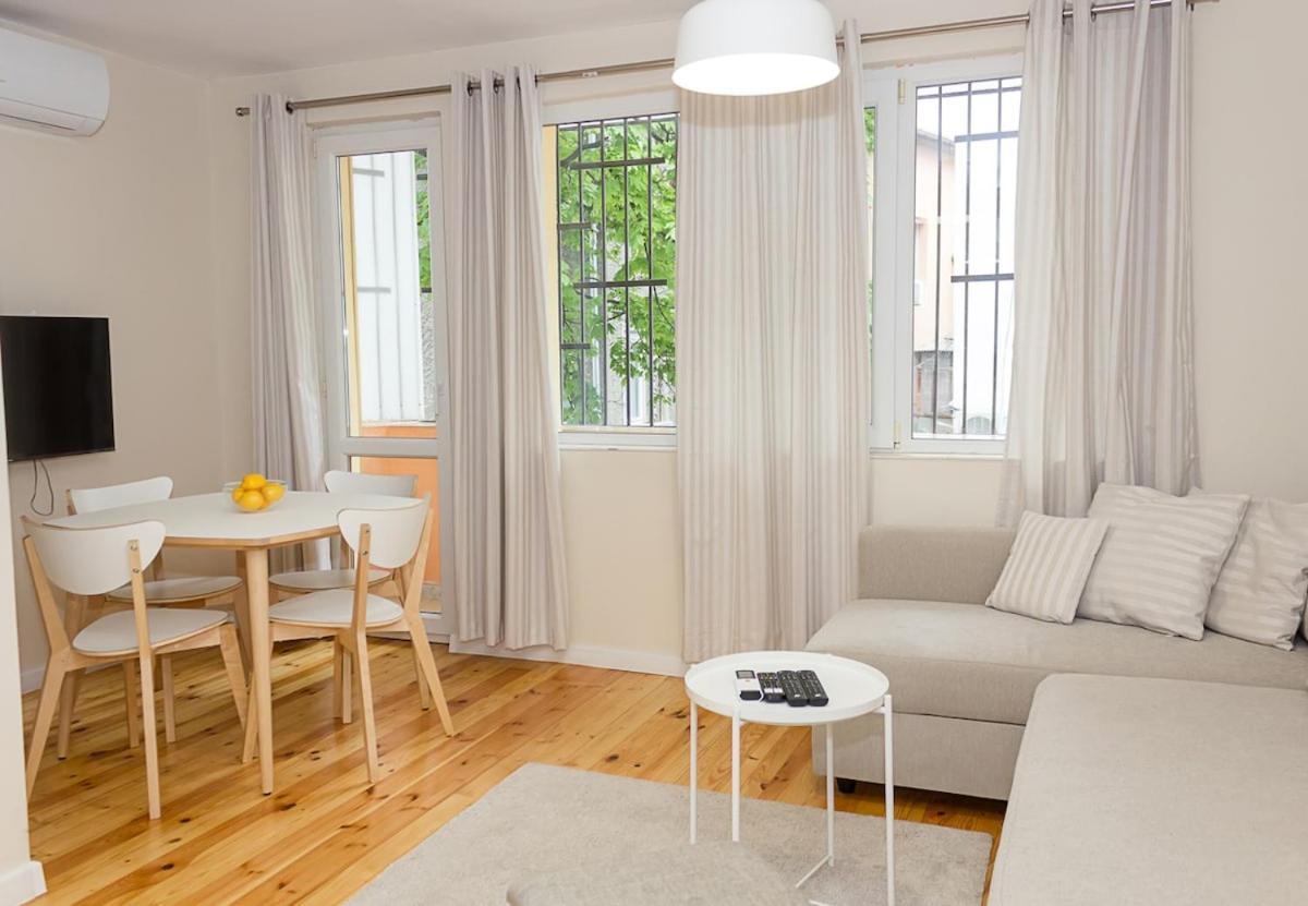 Cozy & Functional By The Opera *
