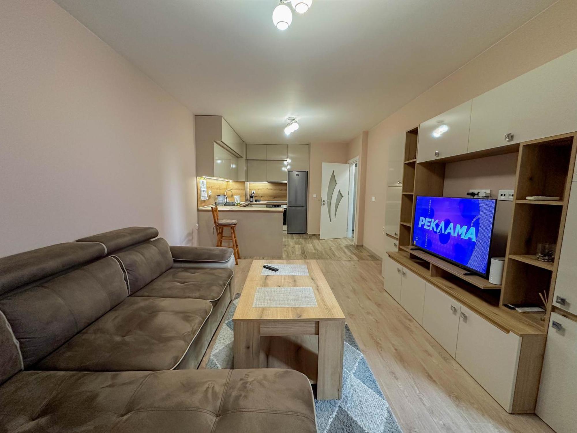 Daire 1bd Retreat With Balcony In Vibrant District By Flat Mаnager *