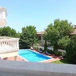 Alekta Hotel - Free Parking