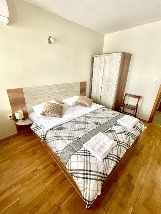 Sunny Apartment Warna