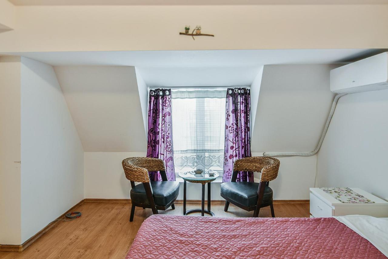 Bright And Cozy 2br Close To Sea Garden And Parkmart