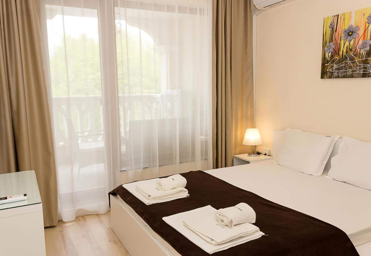 Coastal 1bd Flat With Pool & Parking Varna