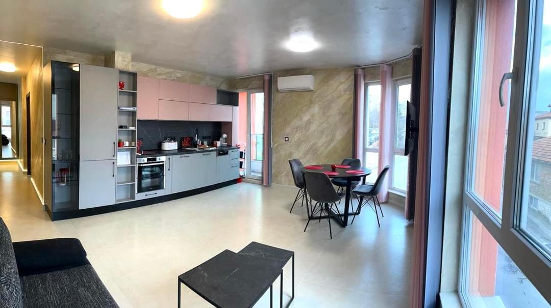 Fully Furnished Apartment- B8 Appartement Varna