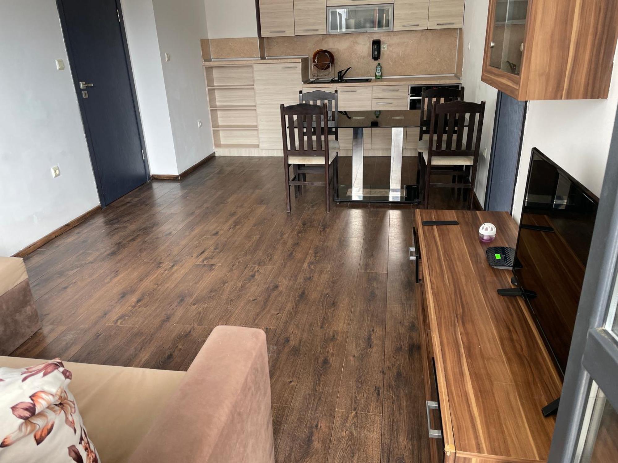 2-bed,2-bath, Free Private Parking *