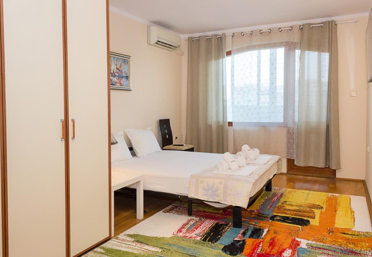 2bd Family In - 10 Min To & Center By Flat Mаnаger