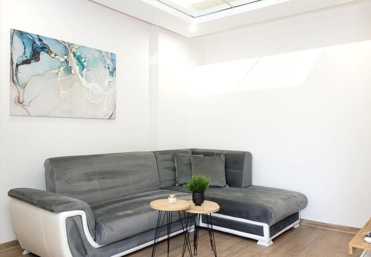 Appartement Bright 2-bedroom Near Center *