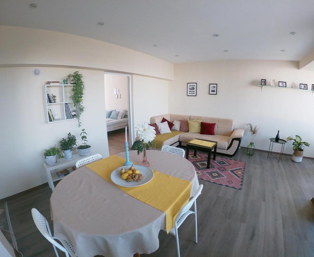 By The Cathedral - Center - 2 Bedroom Flat וארנה